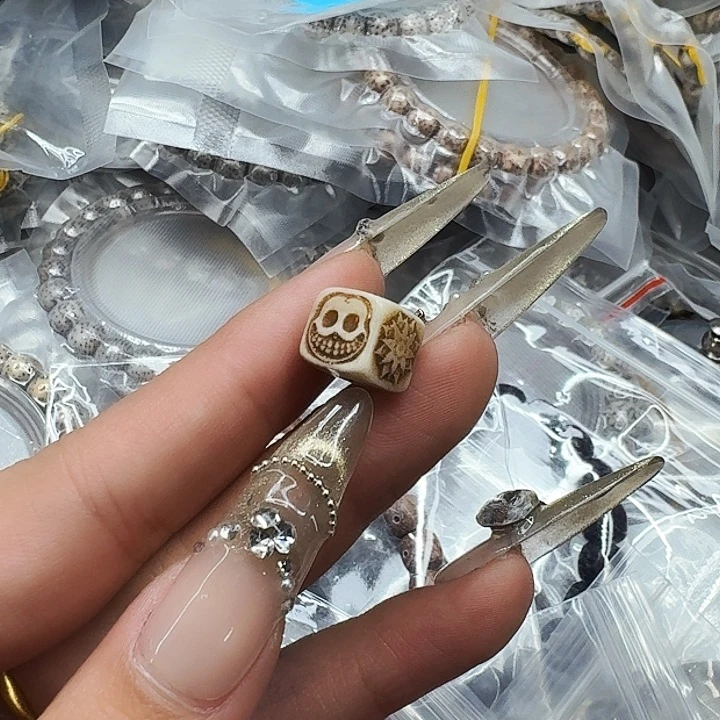 驼骨其他474配饰骷髅方块11左右尺寸