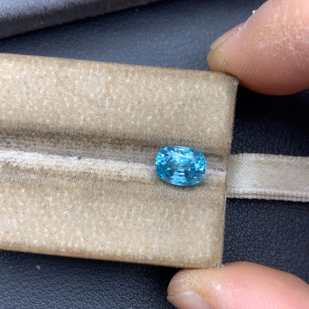 未镶嵌天然锆石裸石2.73ct全净风信子