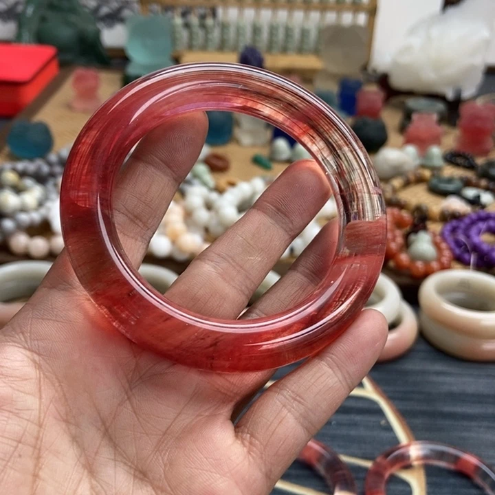 石英岩玉未镶嵌手镯兔毛