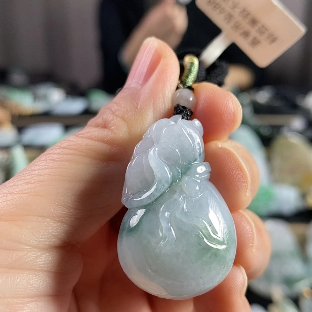 翡翠未镶嵌颈饰吊坠