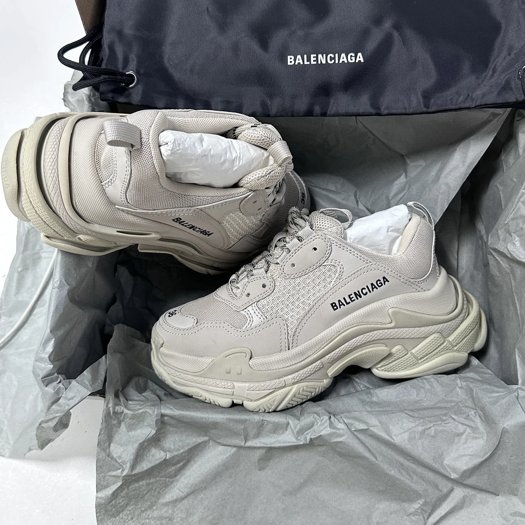 全新未使用 Balenciaga/巴黎世家 Triples系列 卡其色 厚底老爹鞋