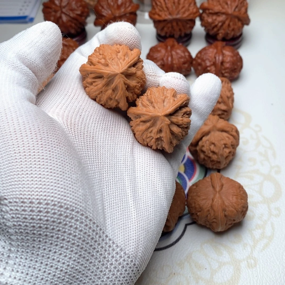第***毛把件桃核全品御龙奔