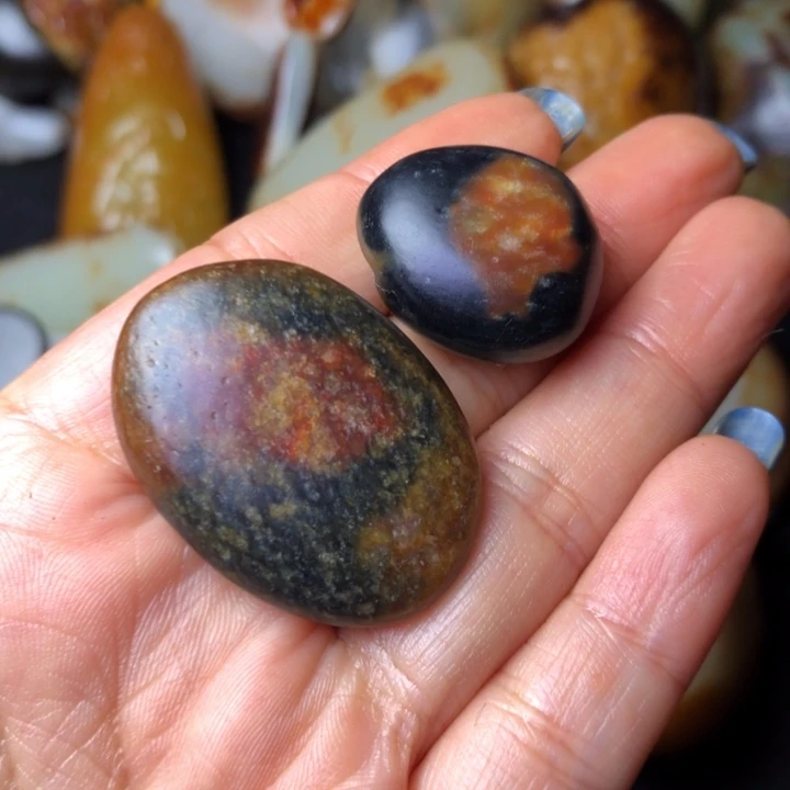 和田玉未镶嵌珠宝奇石