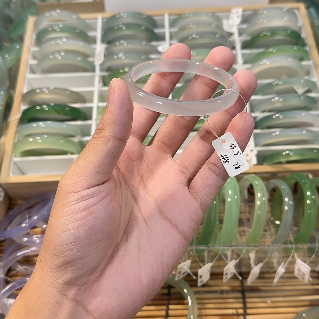 玛瑙/玉髓未镶嵌手镯圈口55.5