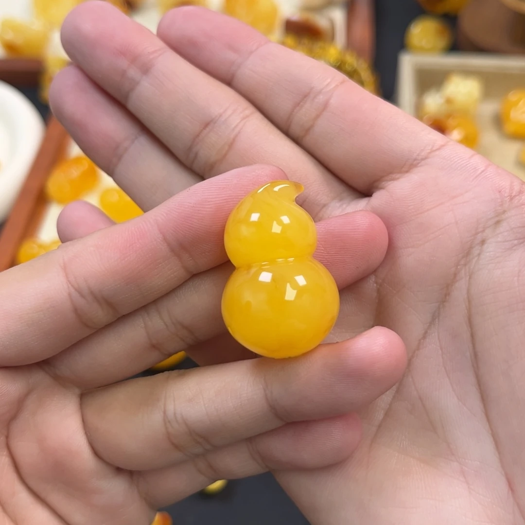 琥珀未镶嵌珠宝奇石