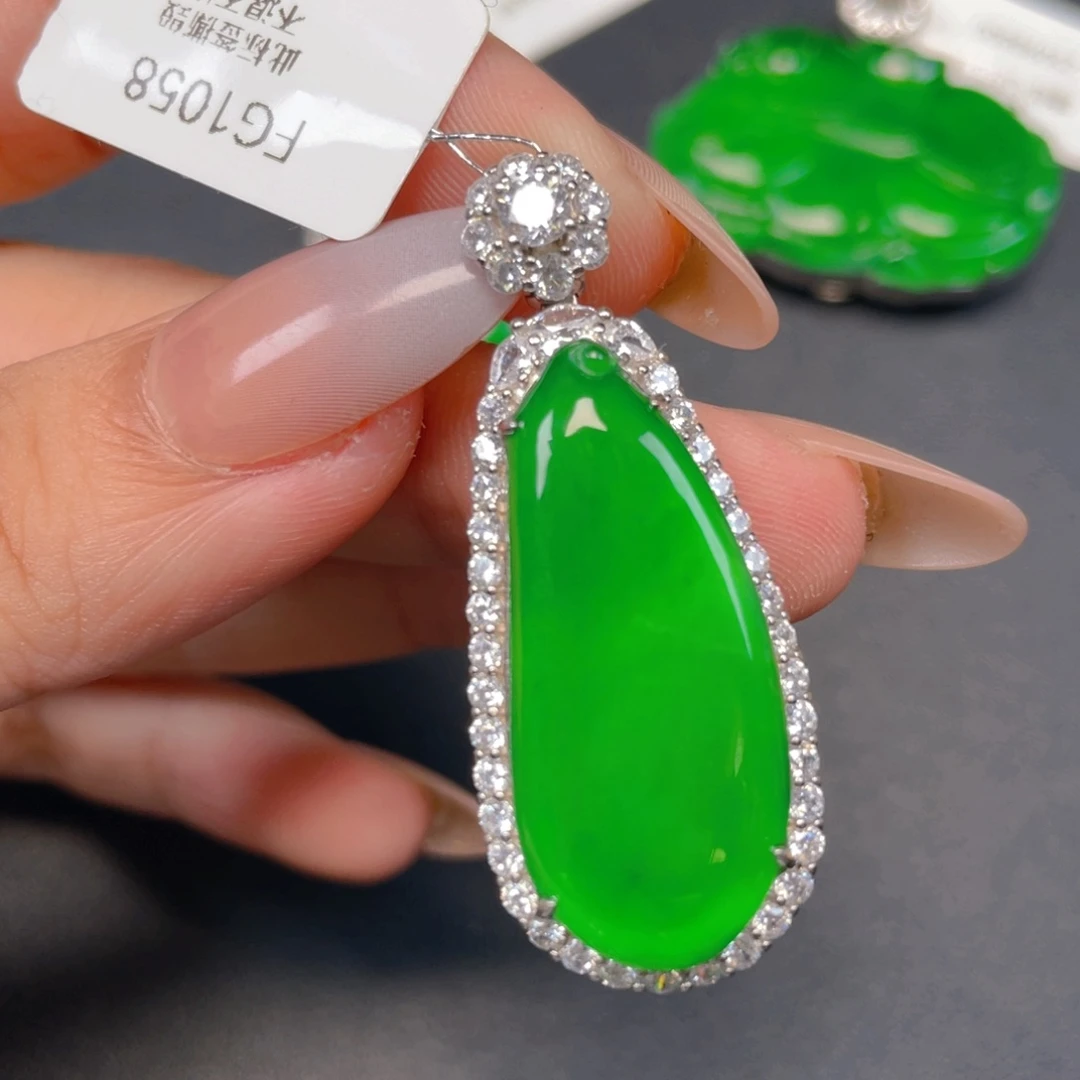 【闪购商品】颈饰银S925镶嵌翡翠翡翠