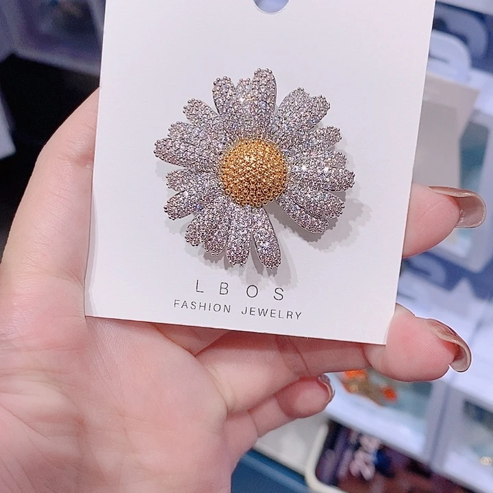 锆石铜合金小雏菊胸针