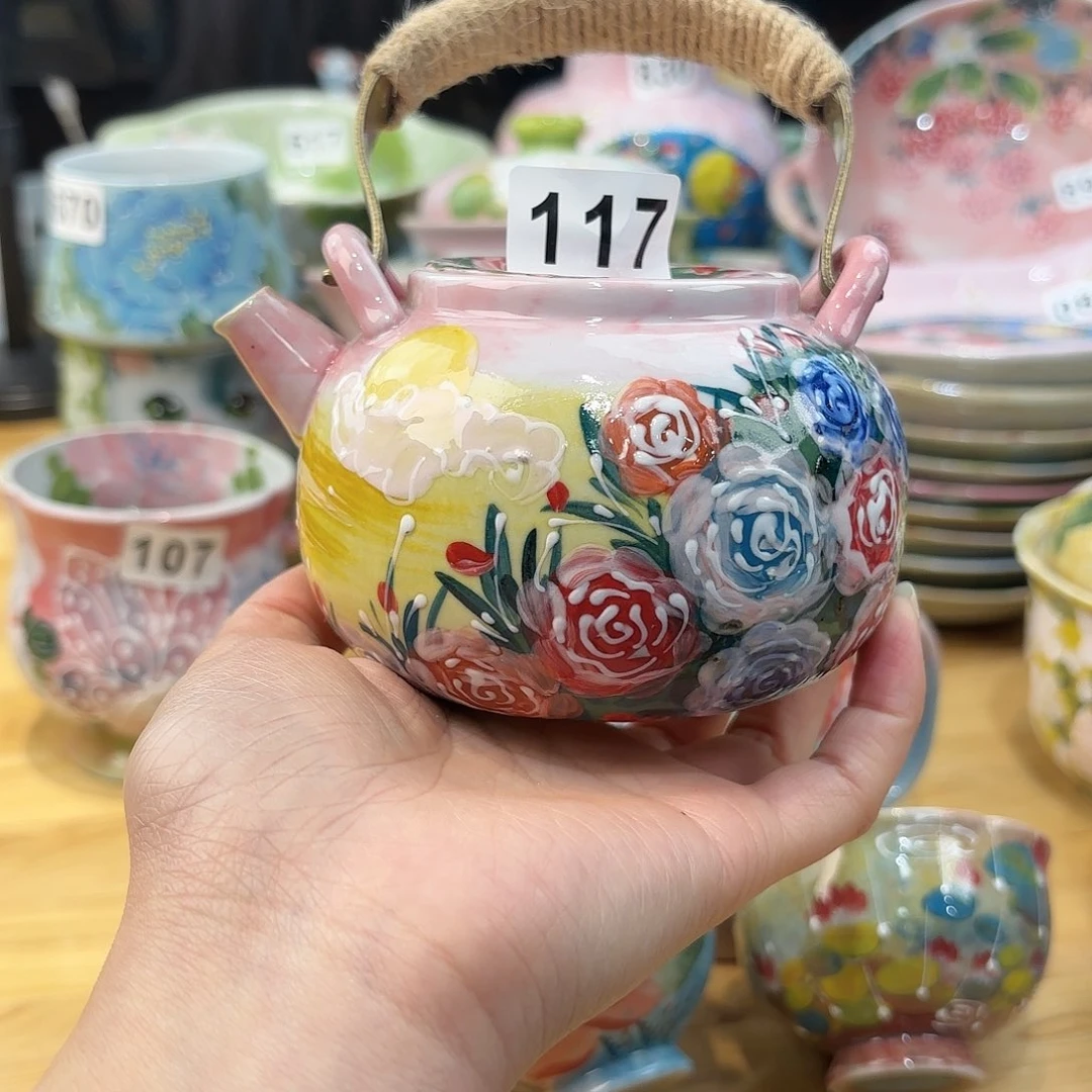 瓷片兔兔盖茨。兔兔