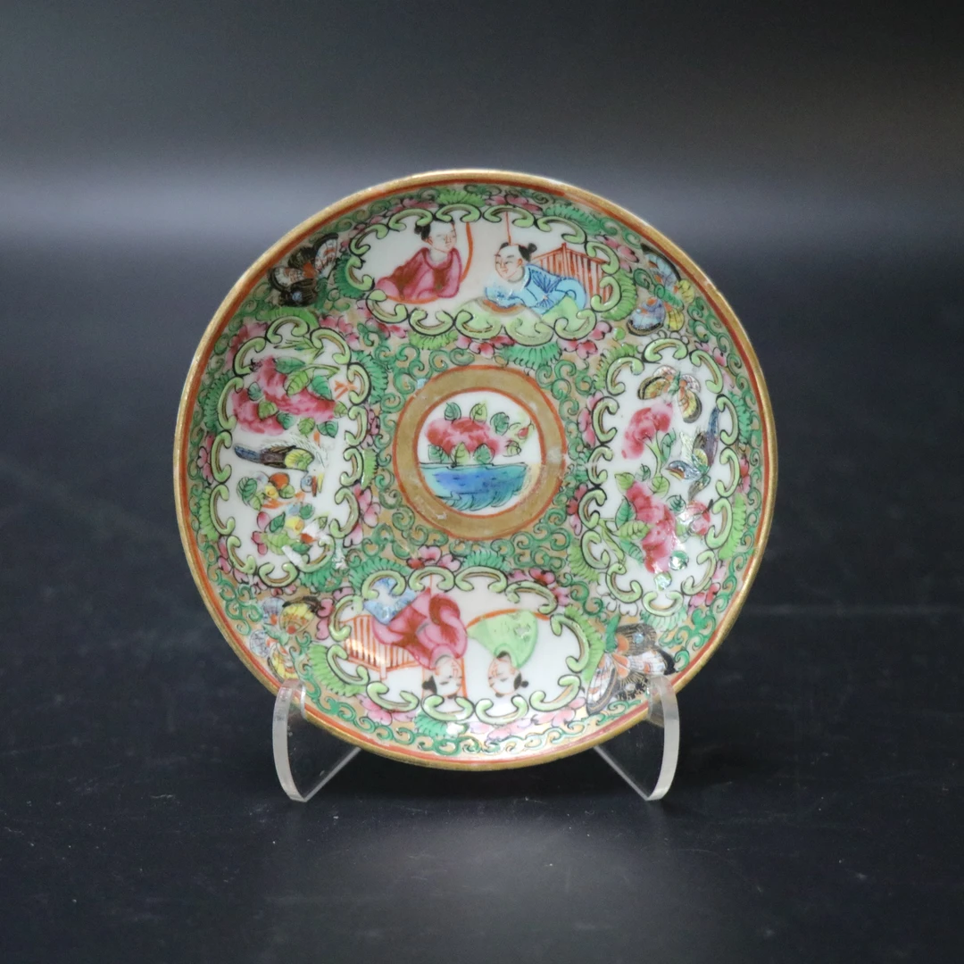 Lot25120456清晚期广彩开窗人物花鸟纹碟 直径：约9.5cm