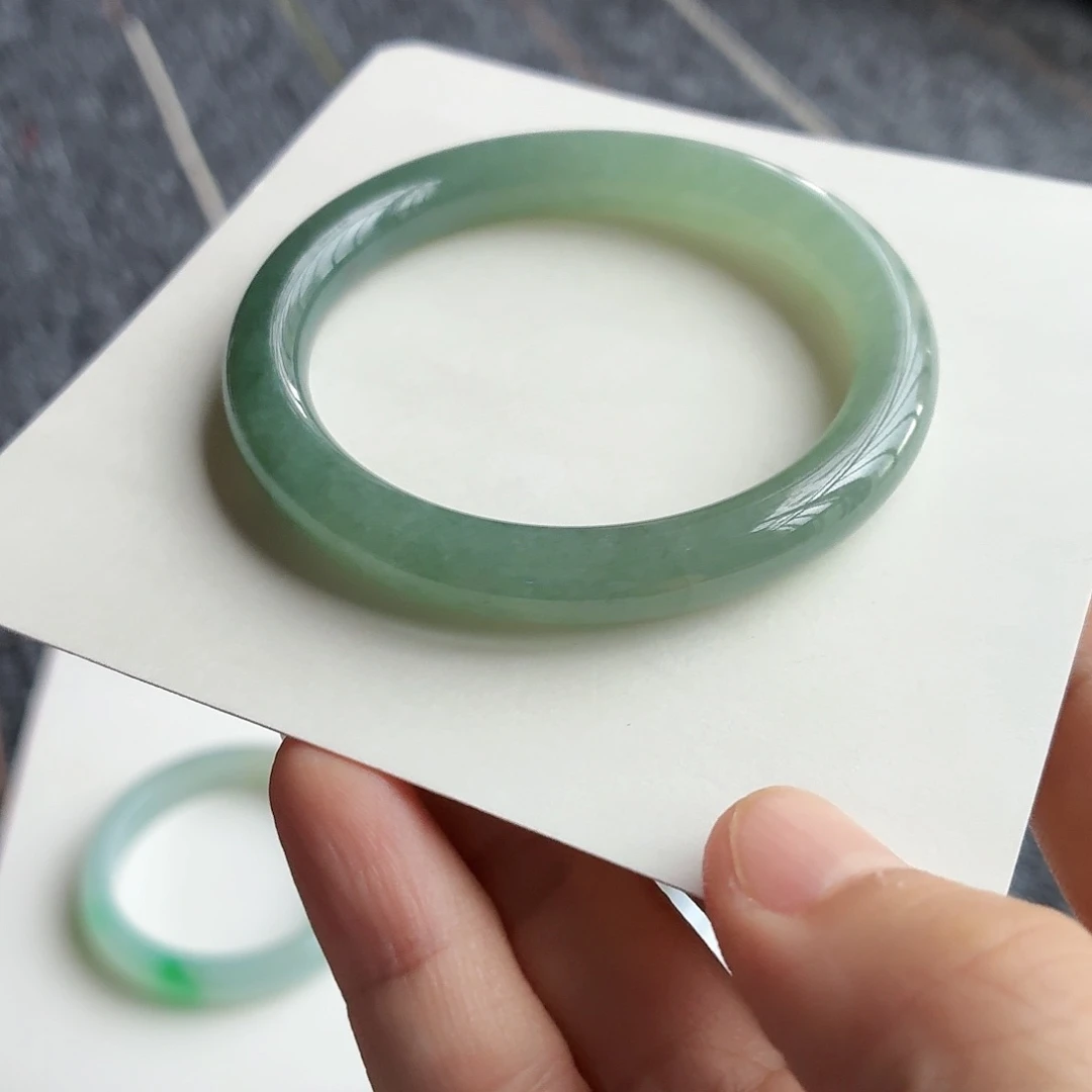 翡翠手镯未镶嵌圆条52.5