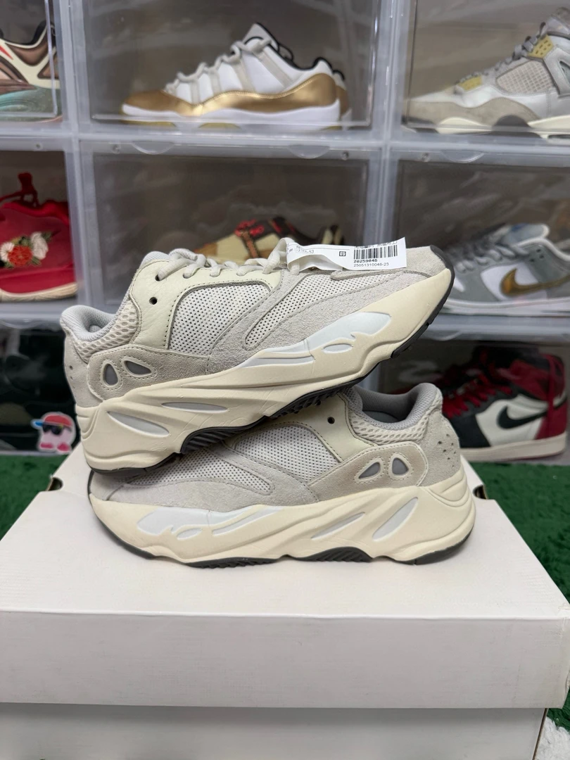 95新 maje 38.5码/椰子700同类休闲鞋/二手正品