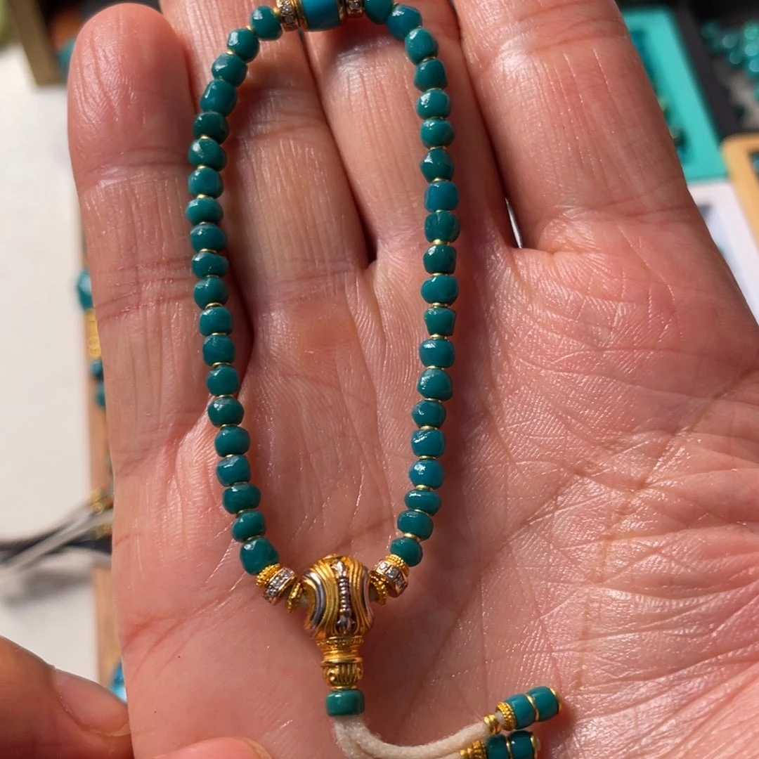 绿松石未镶嵌颈饰