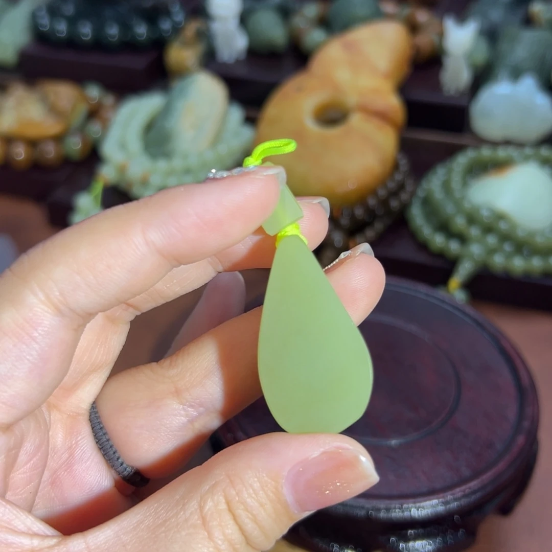 和田玉未镶嵌珠宝奇石