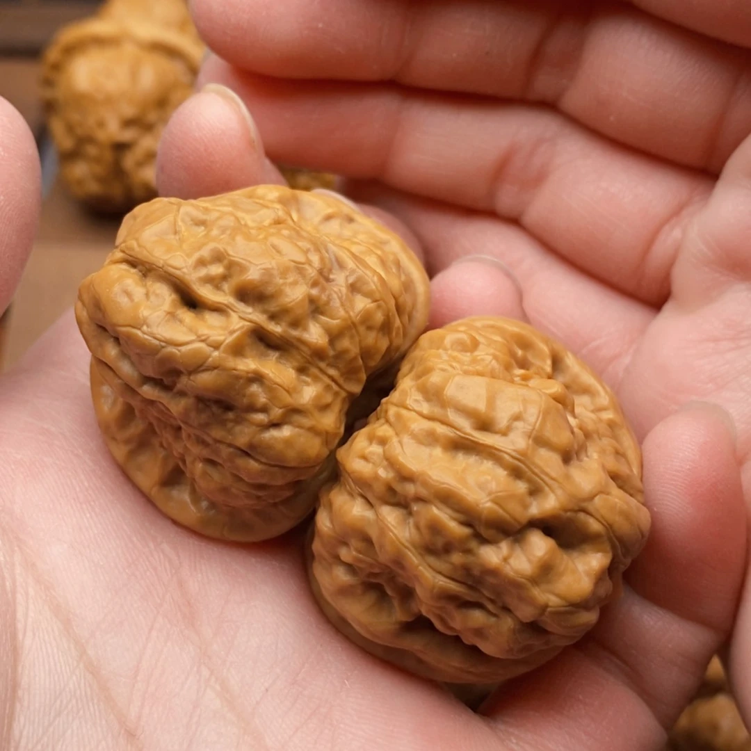 【闪购商品】文玩核桃把件边36左右