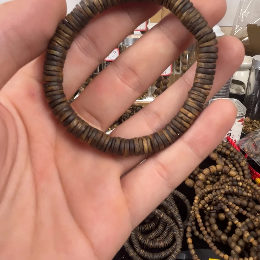 沉香碎屑沉香07mm 片珠单圈。重5克+