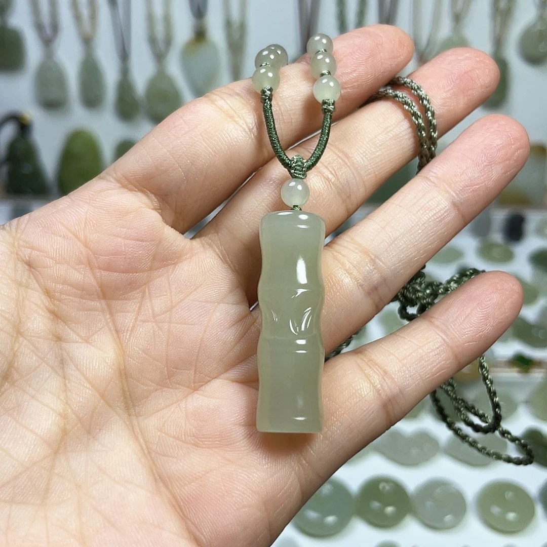 颈饰9K金镶嵌和田玉