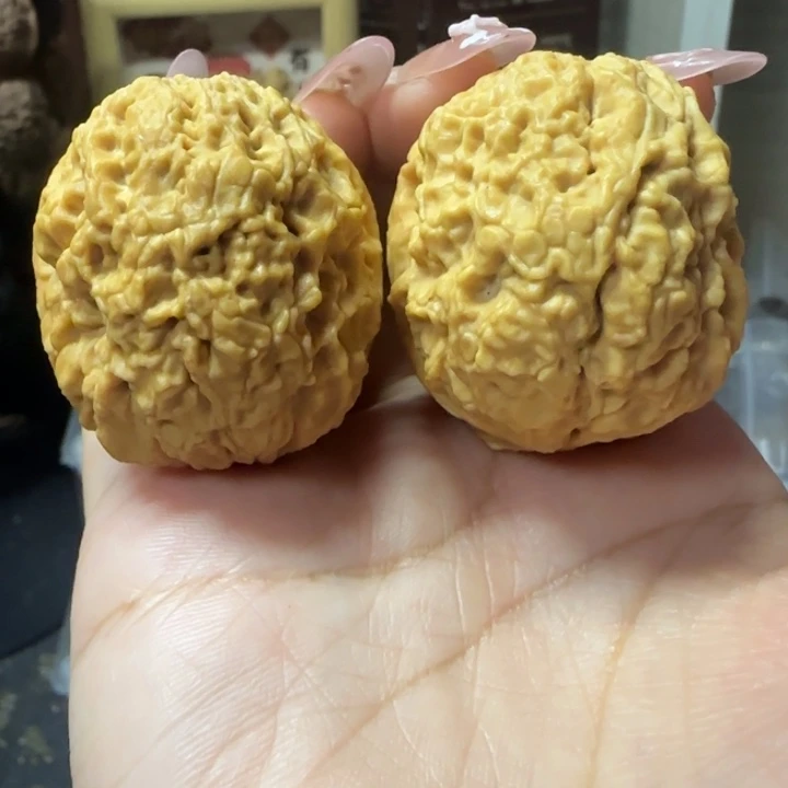 文玩核桃吊坠43铁狮子