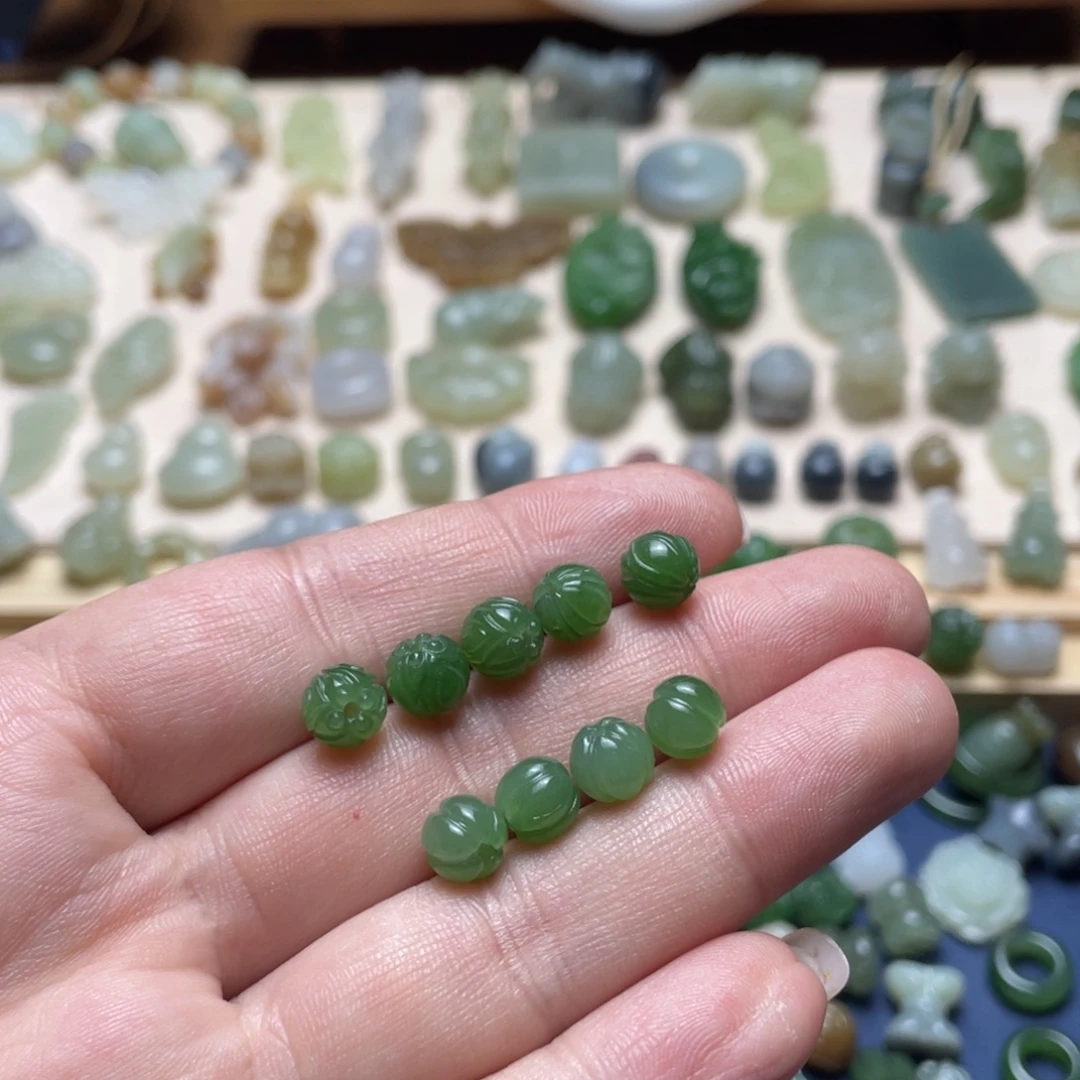 和田玉未镶嵌吊坠(不含链)一个