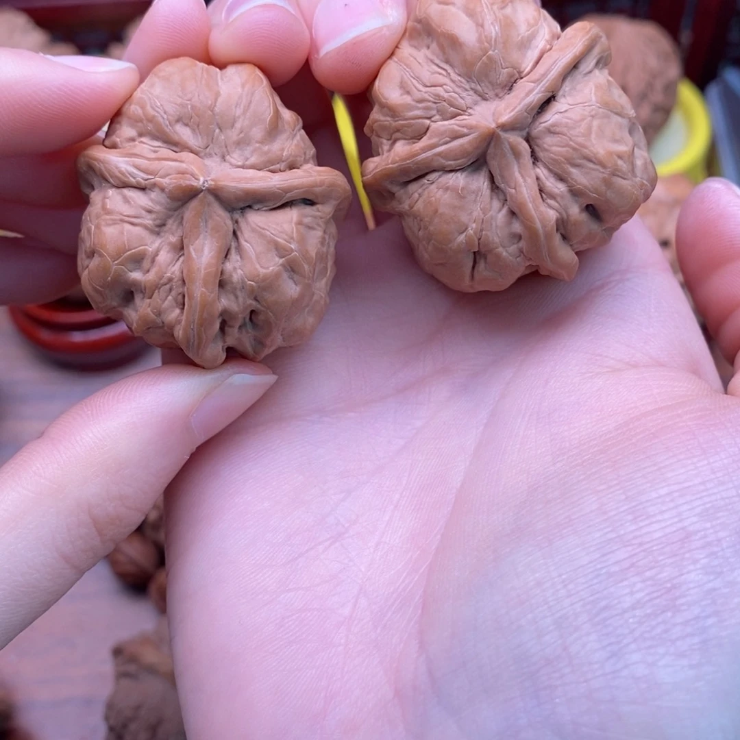 吊坠文玩核桃搞*炜蛤蟆头三棱