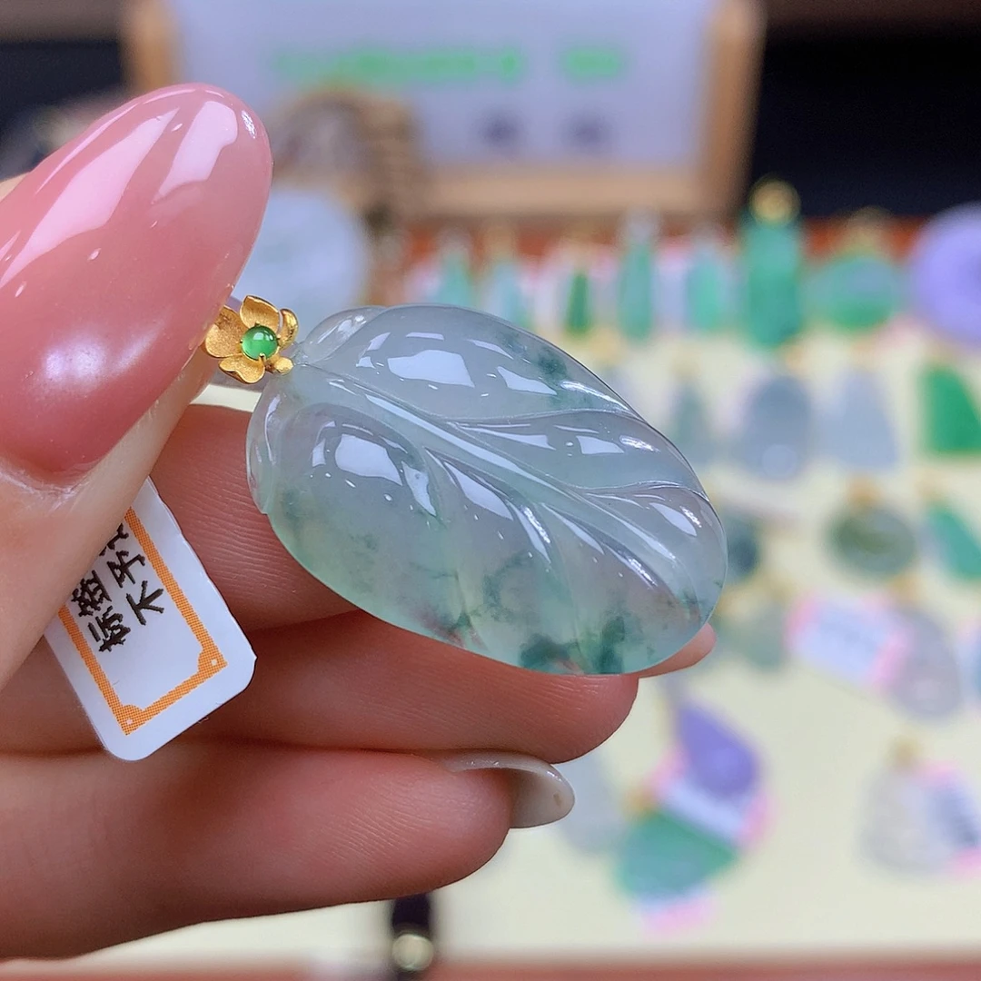 颈饰18K金镶嵌翡翠翡翠