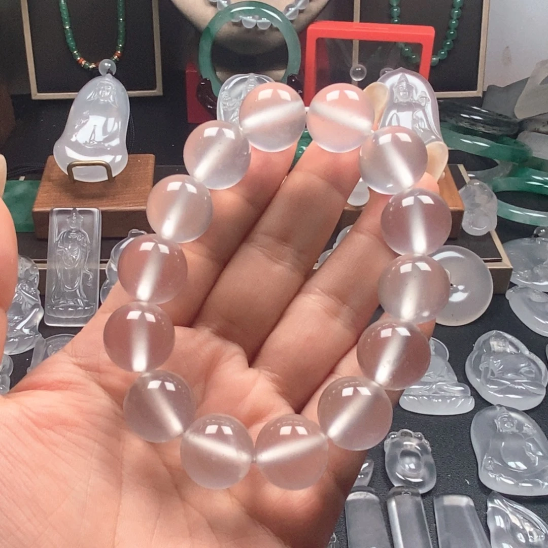 用***0石英质玉未镶嵌颈饰