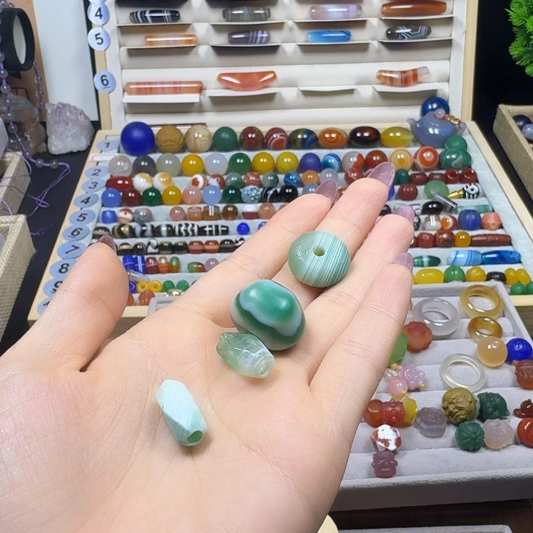 Y***i未镶嵌玛瑙/玉髓珠宝奇石