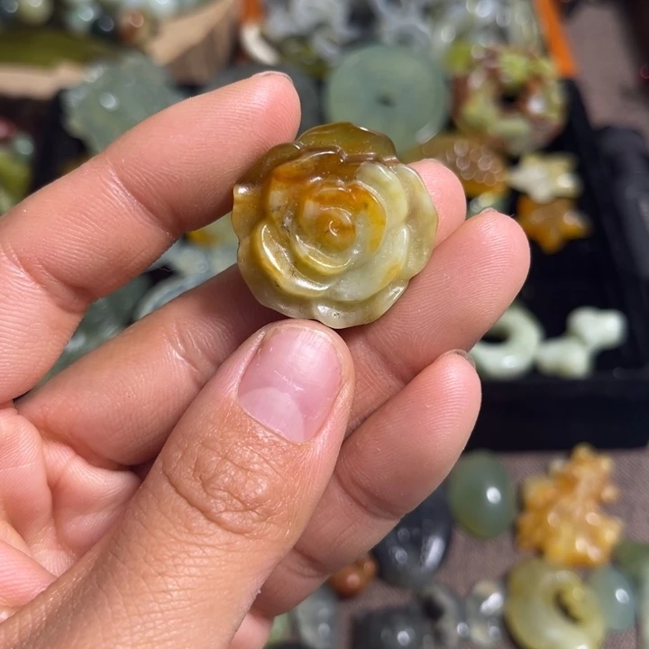 蛇纹石玉合金颈饰