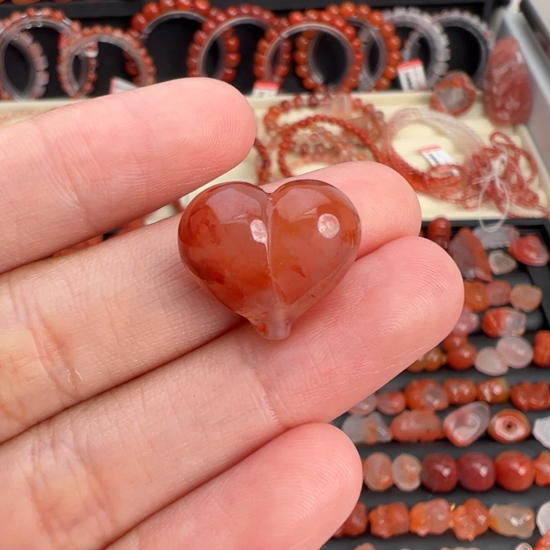 南红玛瑙未镶嵌颈饰飘花屁桃