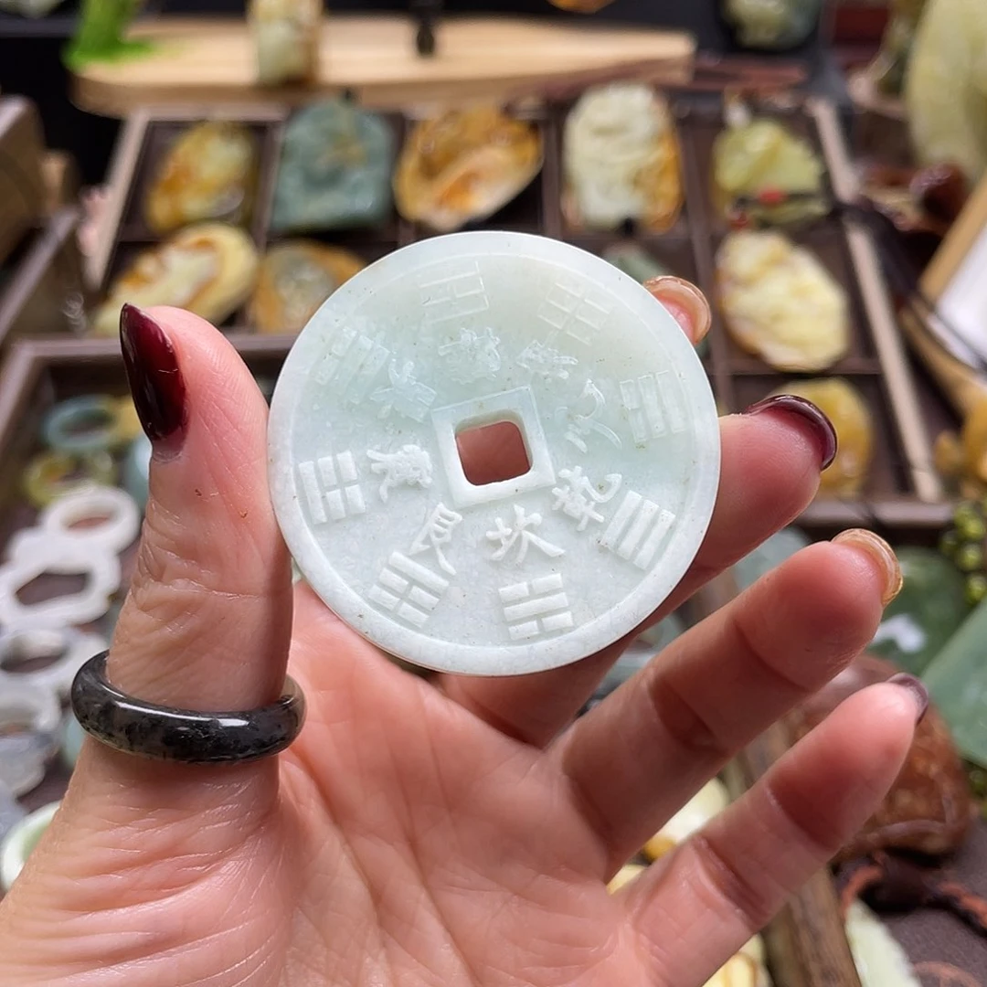 蛇纹石玉颈饰未镶嵌岫玉天青冻山鬼