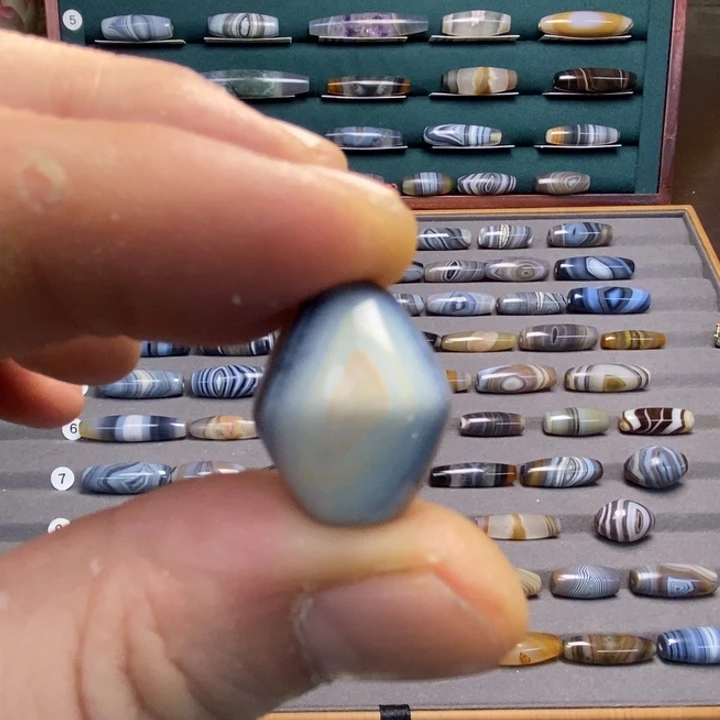 玛瑙/玉髓合金藏风蓝沁海浪花