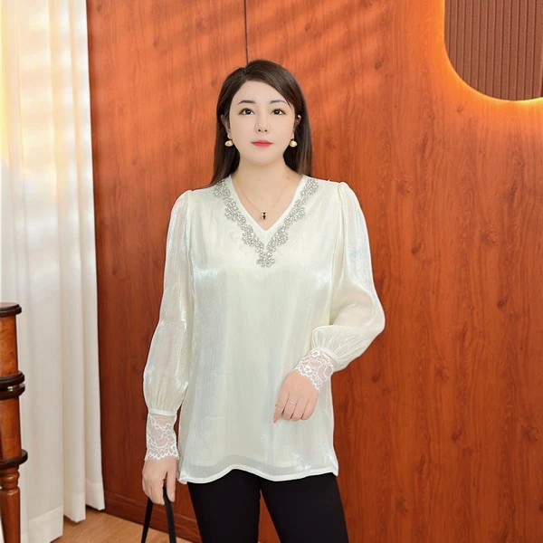 【珠光】春夏新款重工钉珠显瘦气质大码V领上衣A23