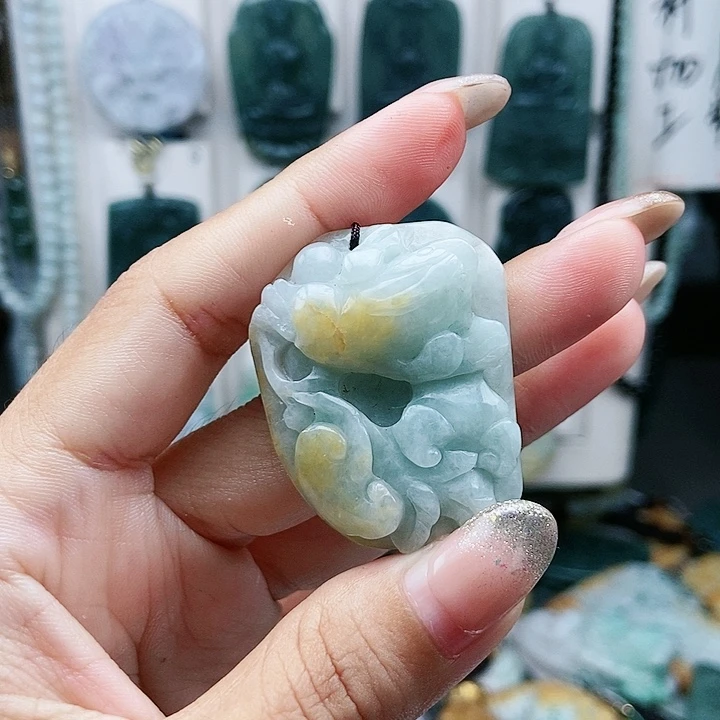 翡翠未镶嵌颈饰翡翠