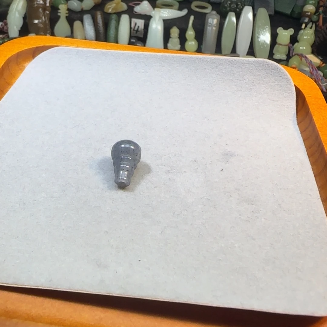 和田玉未镶嵌颈饰三通青花点墨