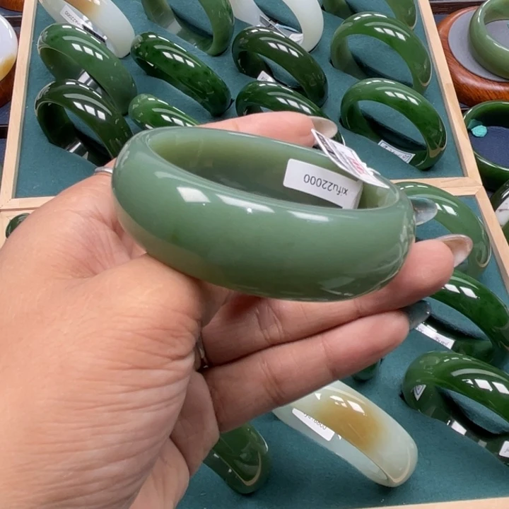 和田玉（碧玉）手镯未镶嵌