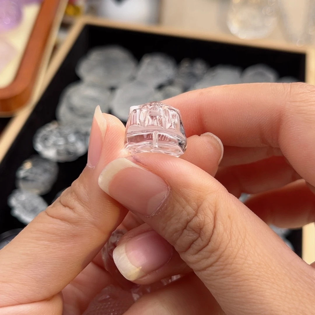 水晶颈饰未镶嵌什****）白水猪2