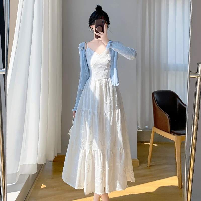 【沙滩风】法式V领重工刺绣白色吊带连衣裙高级感度假蛋糕长裙子女