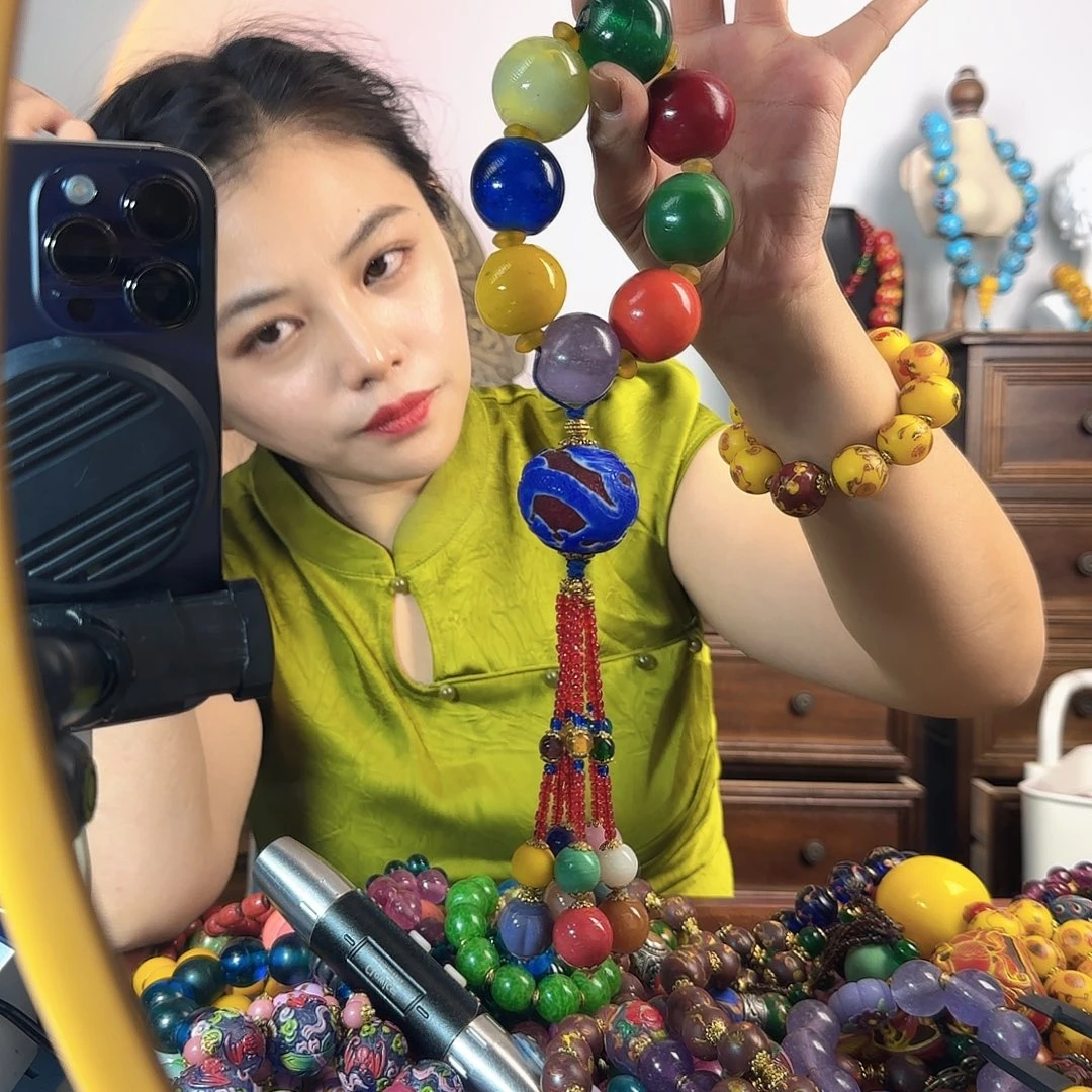 玲***3DIY琉璃老琉璃多宝手持的是一