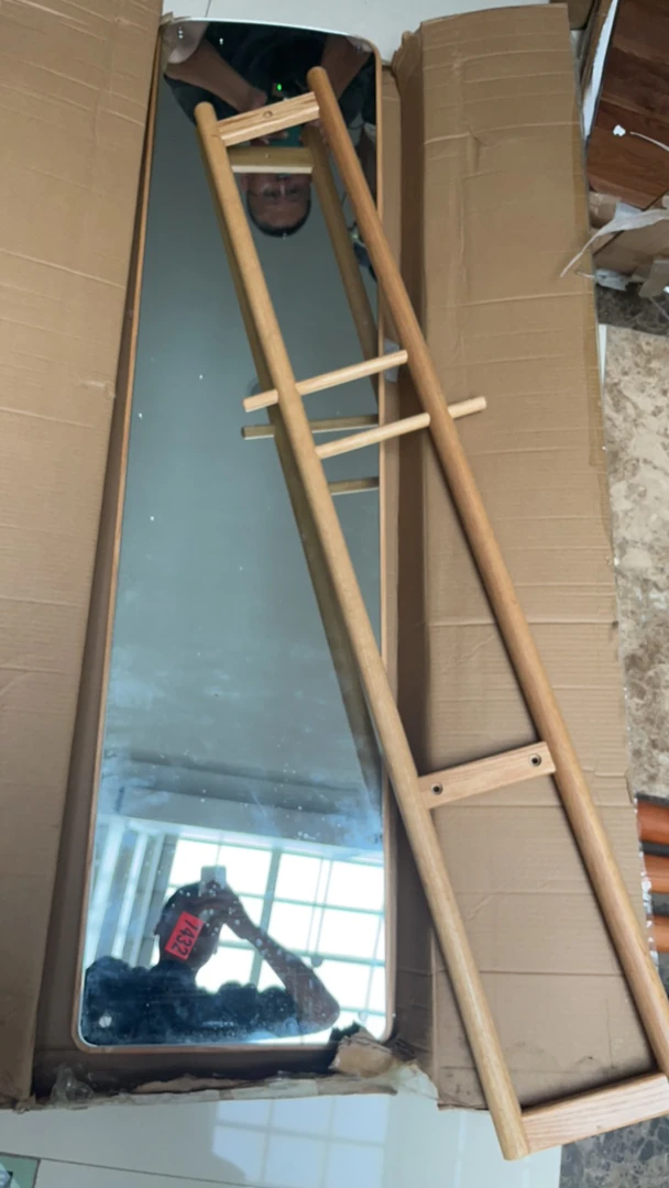 穿衣镜168×40白橡瑕疵无售后一号7432