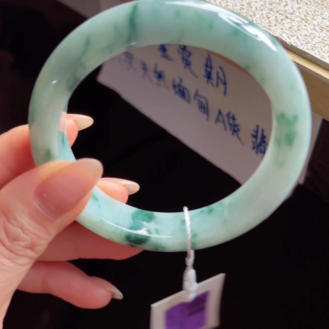 翡翠未镶嵌手镯手镯
