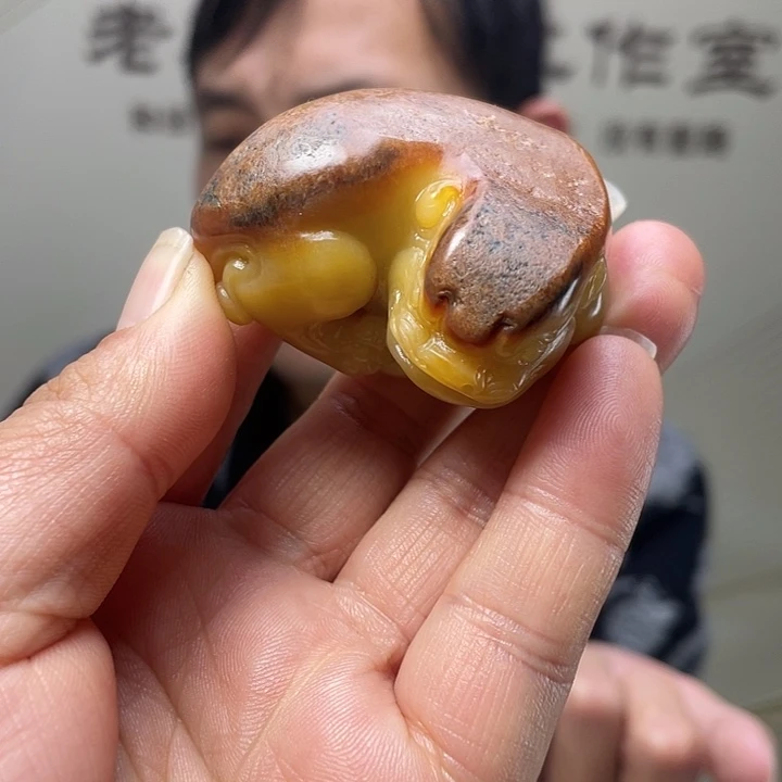 和田玉未镶嵌把件