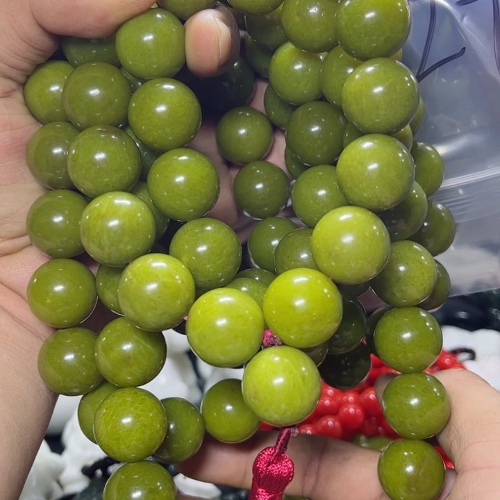 蛇纹石玉项链未镶嵌财**通
