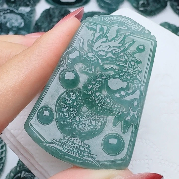 颈饰未镶嵌翡翠天然的A货翡翠多样性发其一