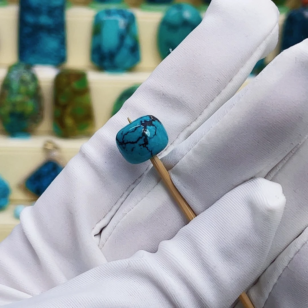 绿松石未镶嵌颈饰