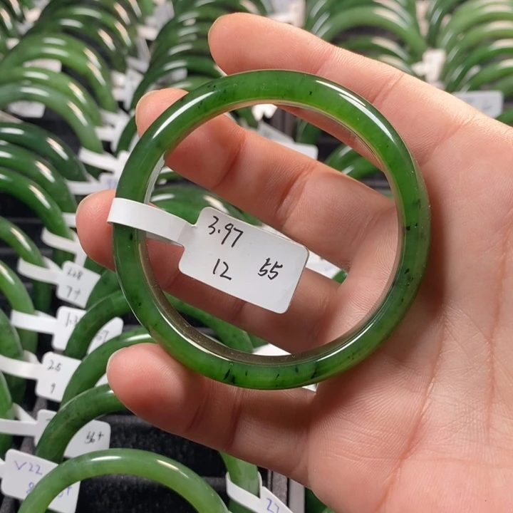 和田玉（碧玉）手镯未镶嵌55+