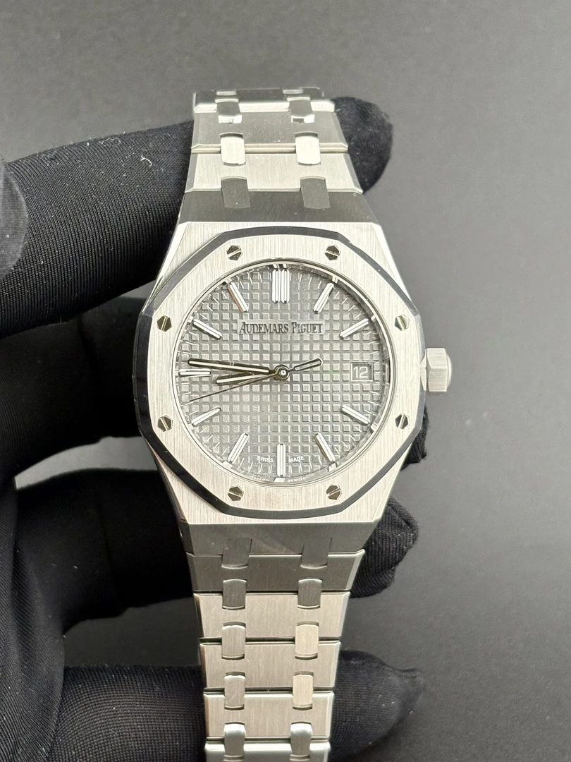 99新 Audemars Piguet/爱彼 15550ST 灰 23年 二手 大全套