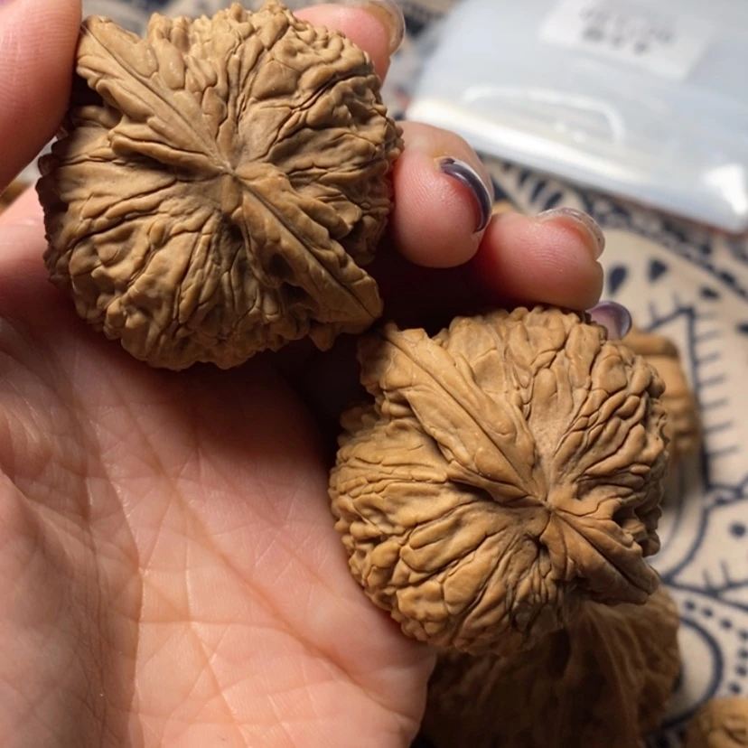 【闪购商品】文玩核桃吊坠一**舟