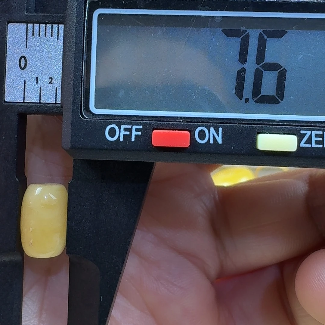 蜜蜡未镶嵌裸石19杂