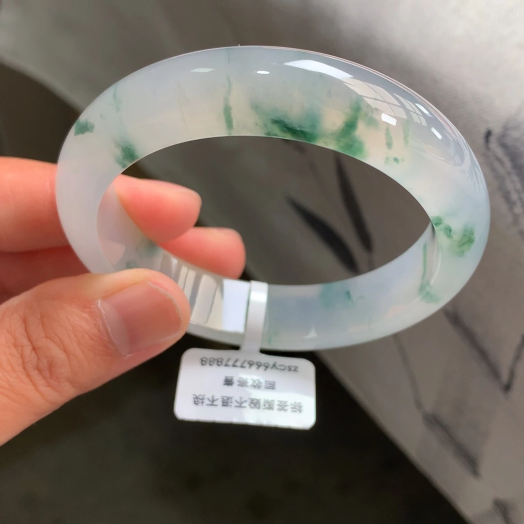 翡翠未镶嵌手镯【回流】冰胶起光飘绿花