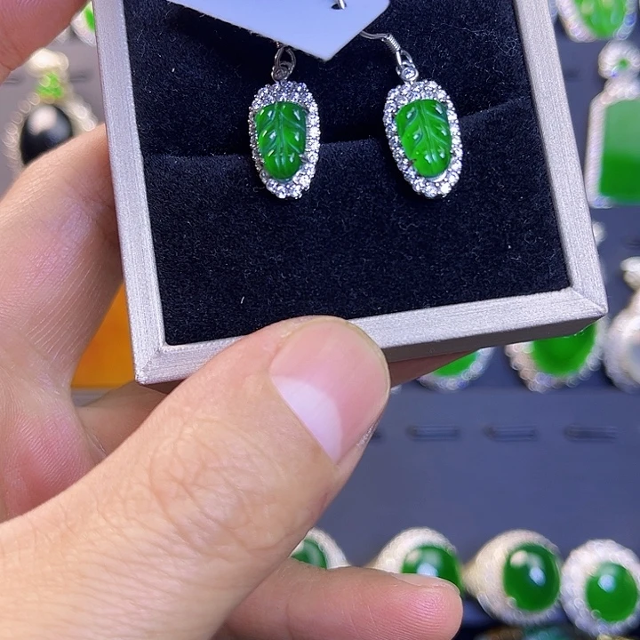 翡翠耳饰未镶嵌544568555