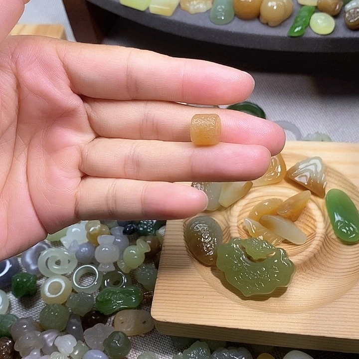 未镶嵌和田玉挂件